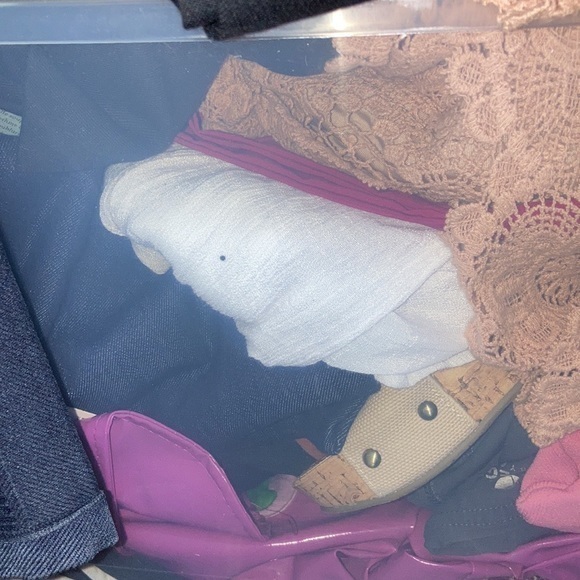 RESELLERS MYSTERY BOX! Active and casual wear! - Picture 10 of 12